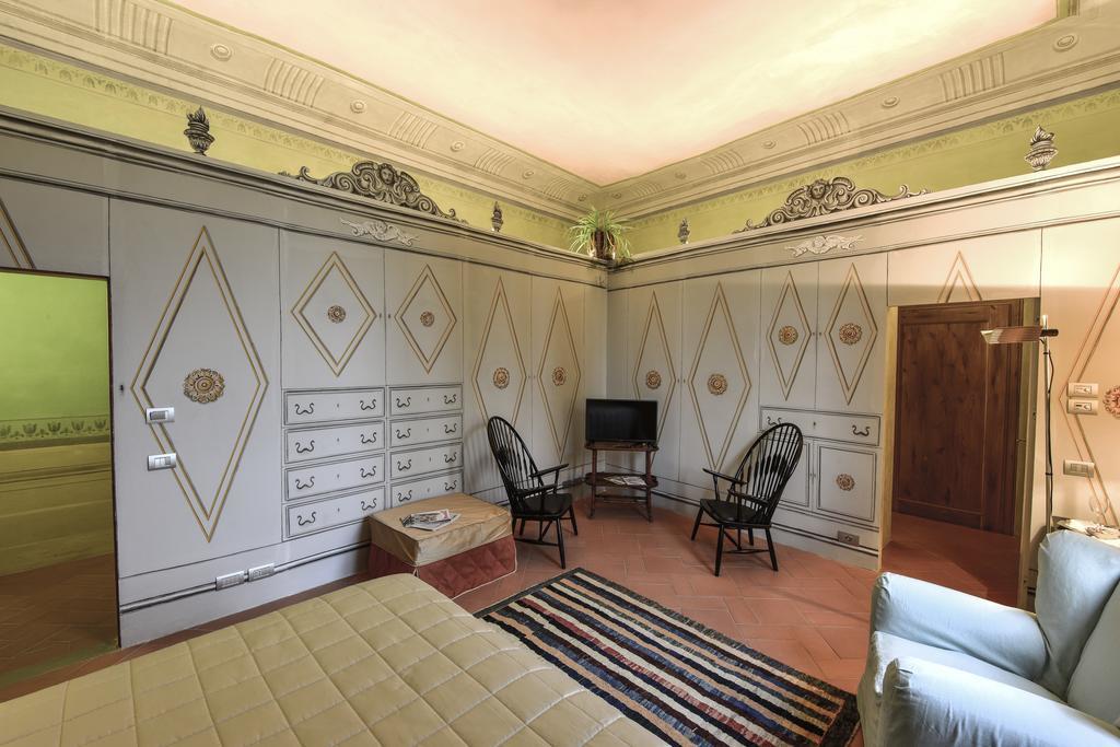 Torre Dei Lari Residenza D'epoca Bed & Breakfast 3*