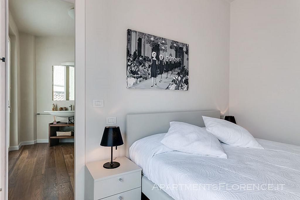 - Ponte Vecchio Guelfo Apartment