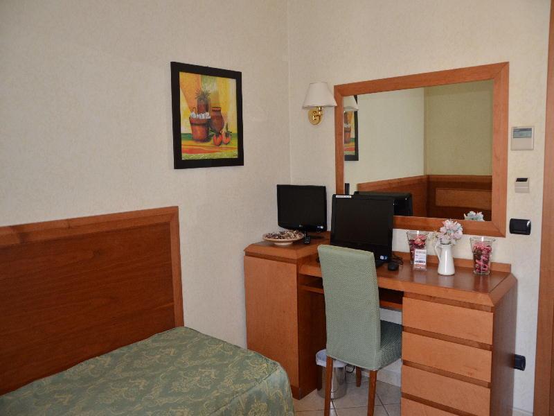 Hostel Archi Rossi