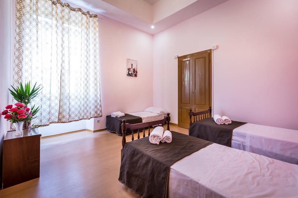 Rooms77 Centro Storico Gæstehus