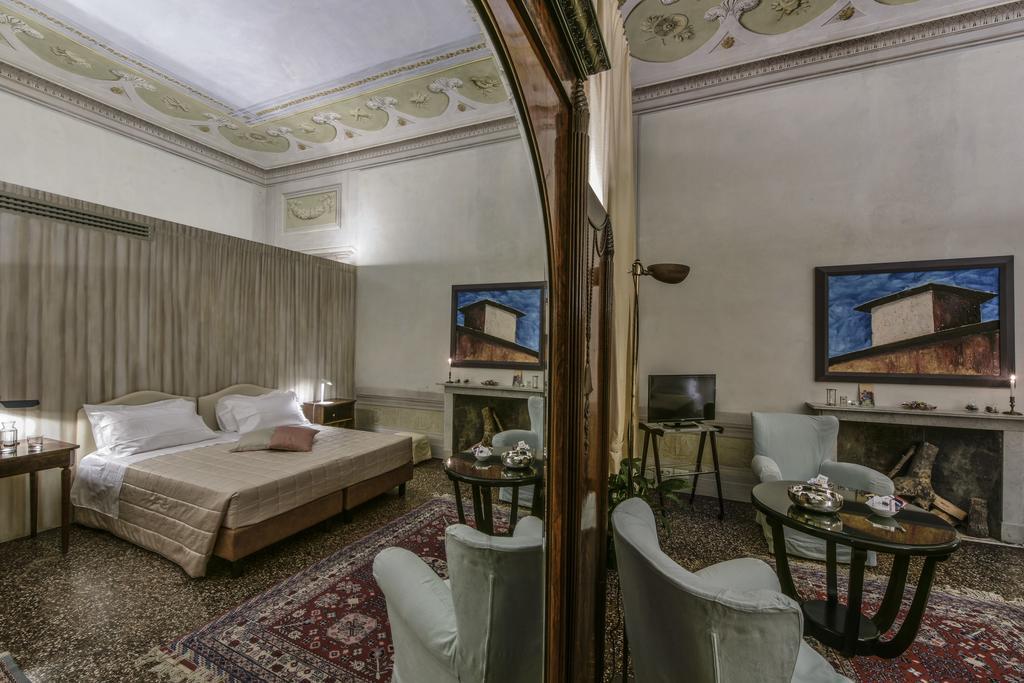 Bed & Breakfast Torre Dei Lari Residenza D'epoca 3*