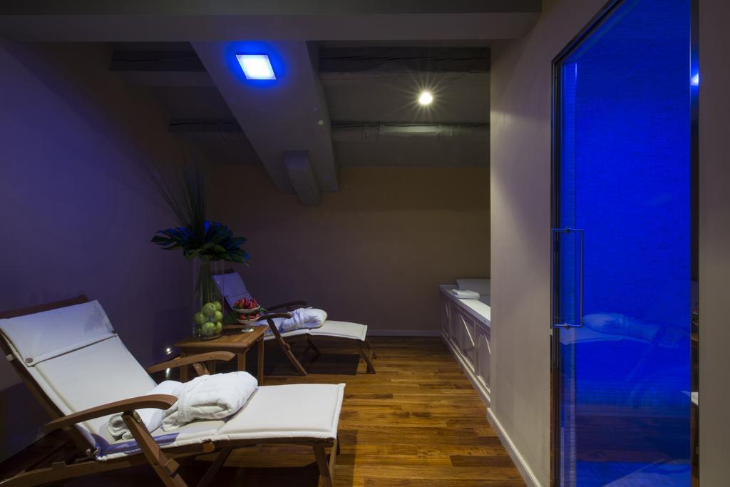 Bed & Breakfast Antica Torre Di Via Tornabuoni 1 4*