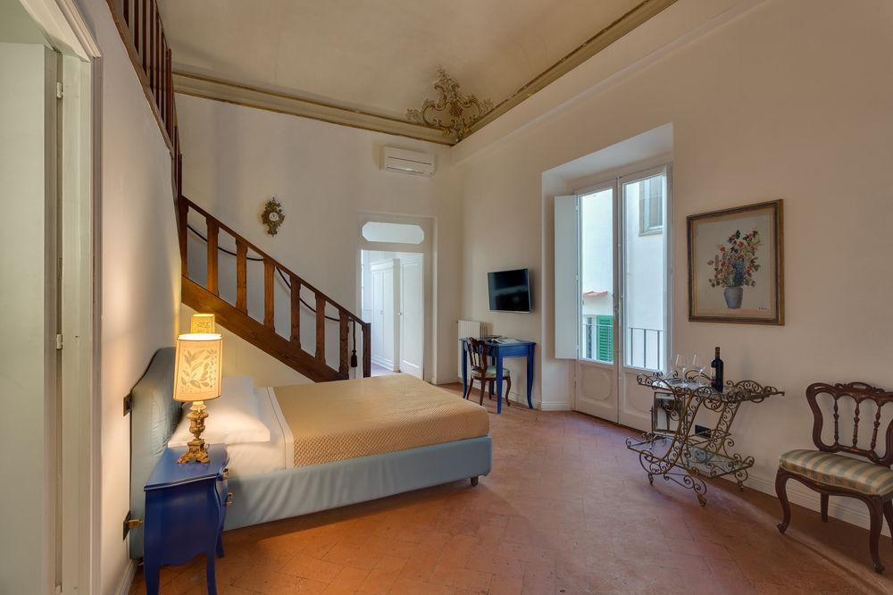 Gjestgiverier Residenza D'epoca Borgo Albizi 3*