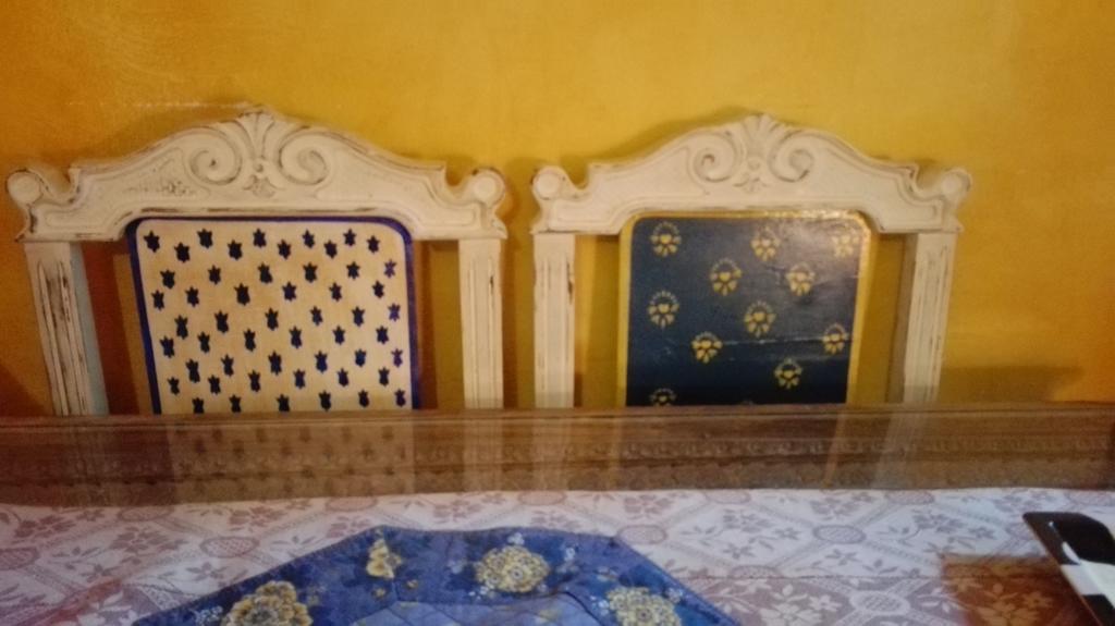 Hand Decorated House With Court Firenze