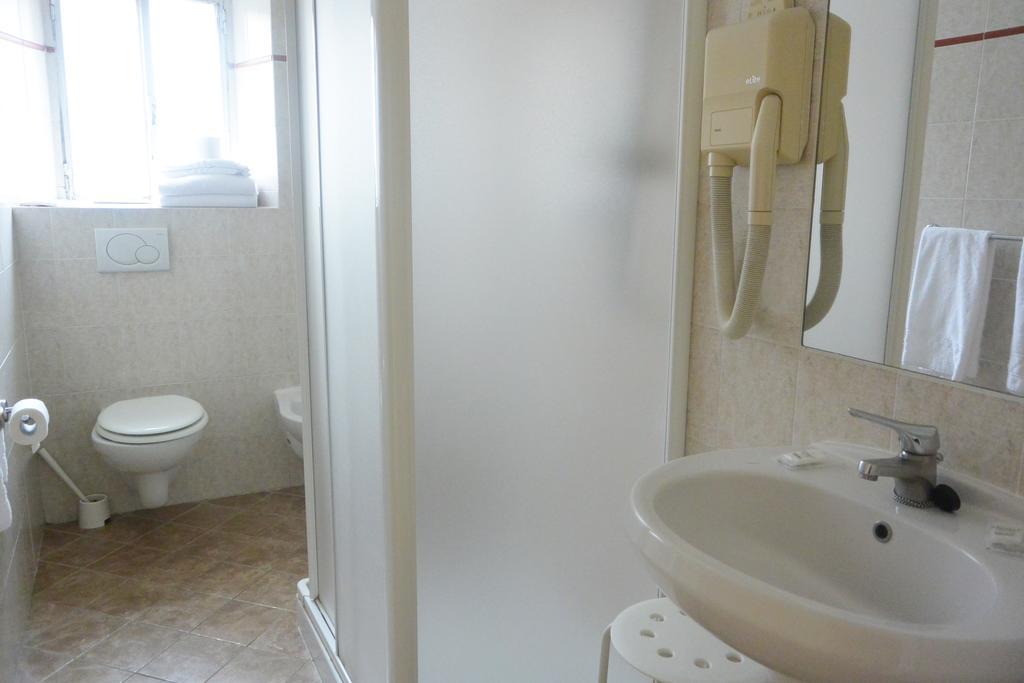 Crocini Hotell 3*