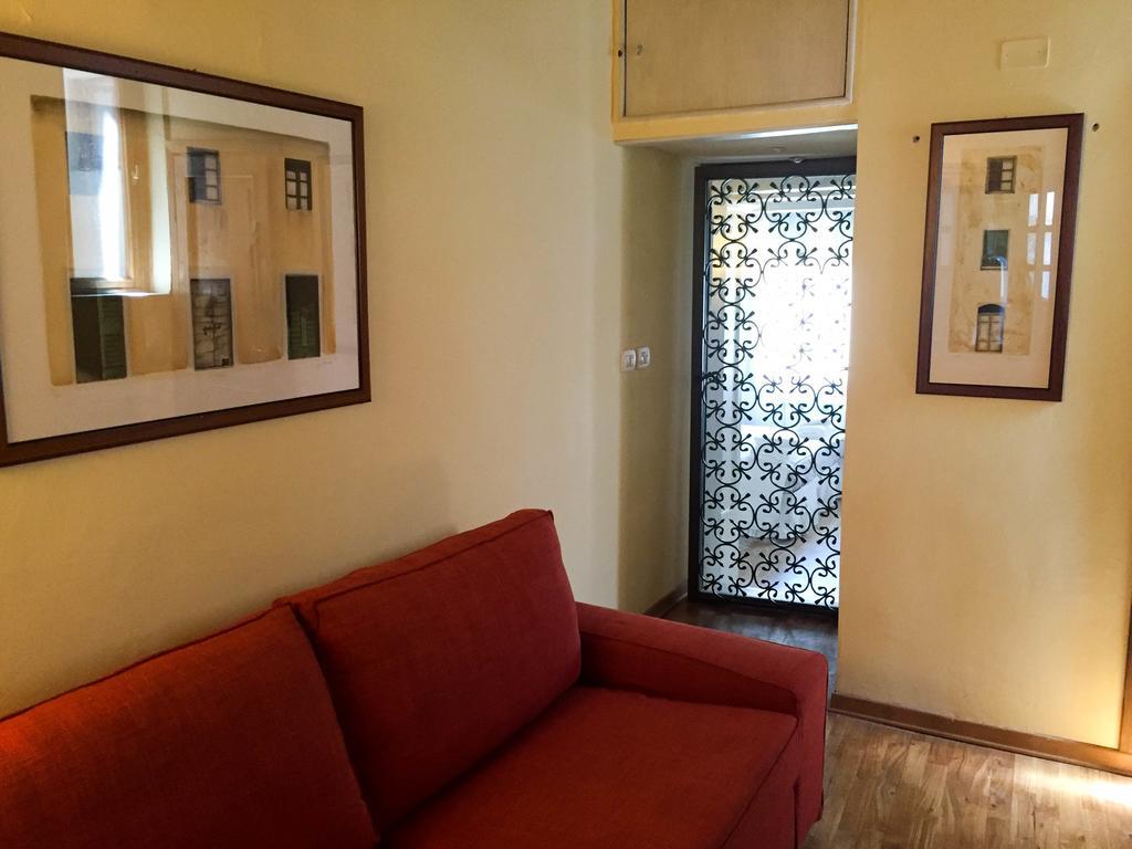 Appartamento Finestra Su