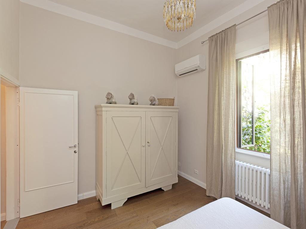 Oliver Flat Firenze