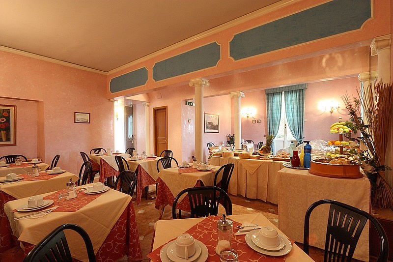 Alinari Hotell 3*