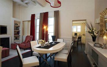 Platinhome Hotel *