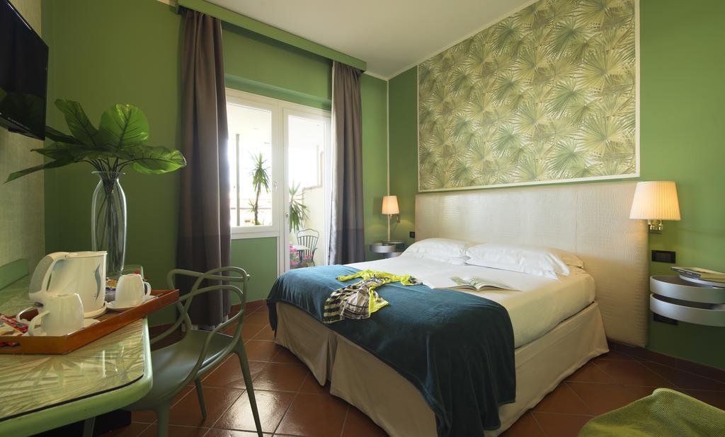 De La Pace, Sure Collection By Western Hotel