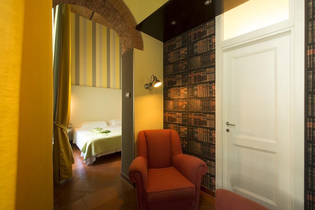 De La Pace, Sure Collection By Western 4*