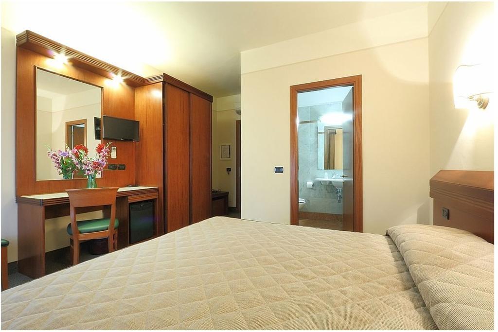 Arcadia Hotel 3*