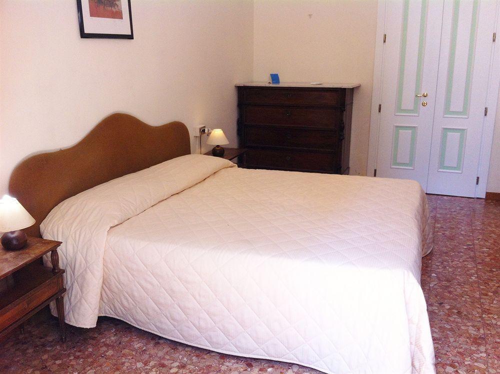 Crocini Hotell