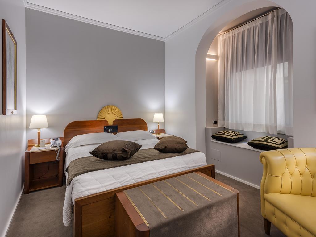 Roma 4* Florence