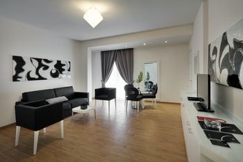 Hotel Lhp