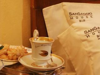 Acomodação com café da manhã  Sangaggio House 3*
