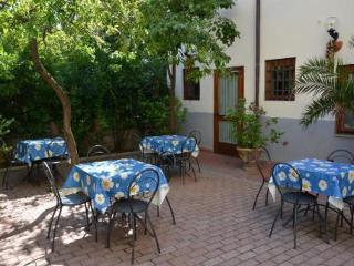 Archi Rossi Hostel