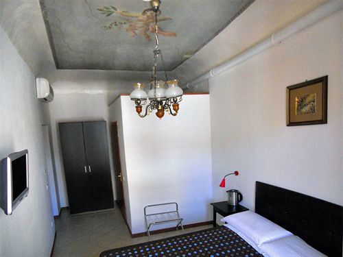 Adelaide House Gjestgiverier 2*