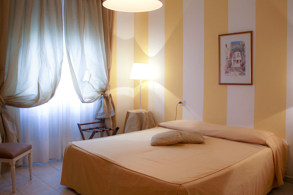 Hotel Alex