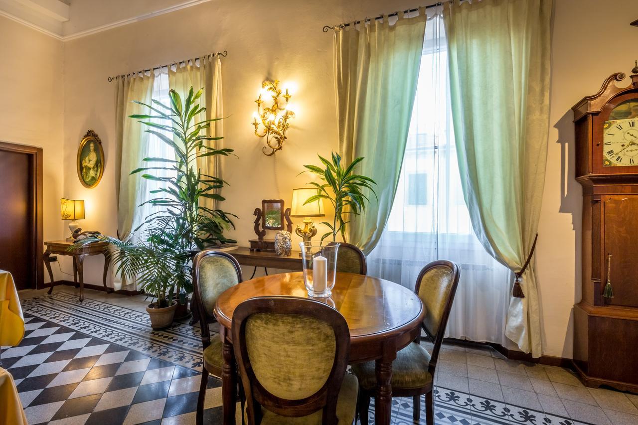 Emma Small Luxury Hotell 2*