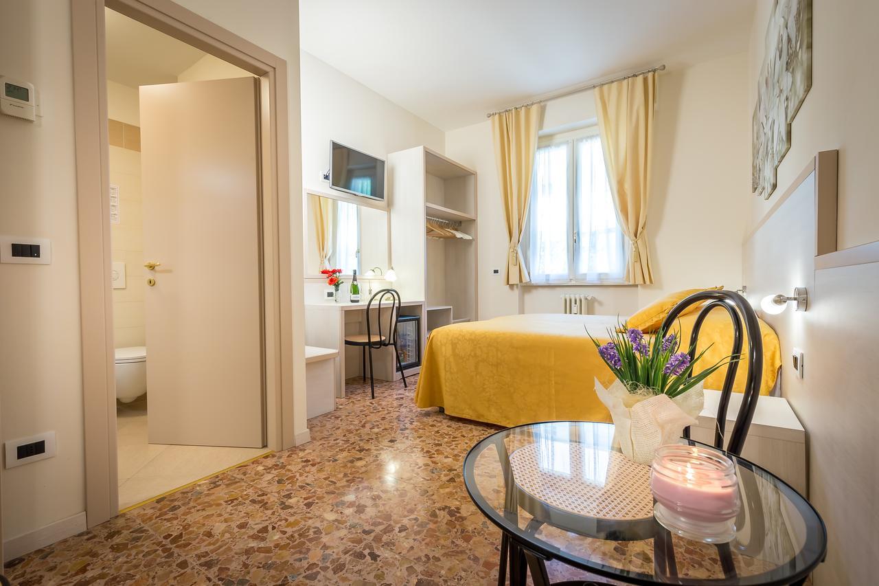 Dolce Luna&parcheggio Privato Bed & Breakfast Firenze