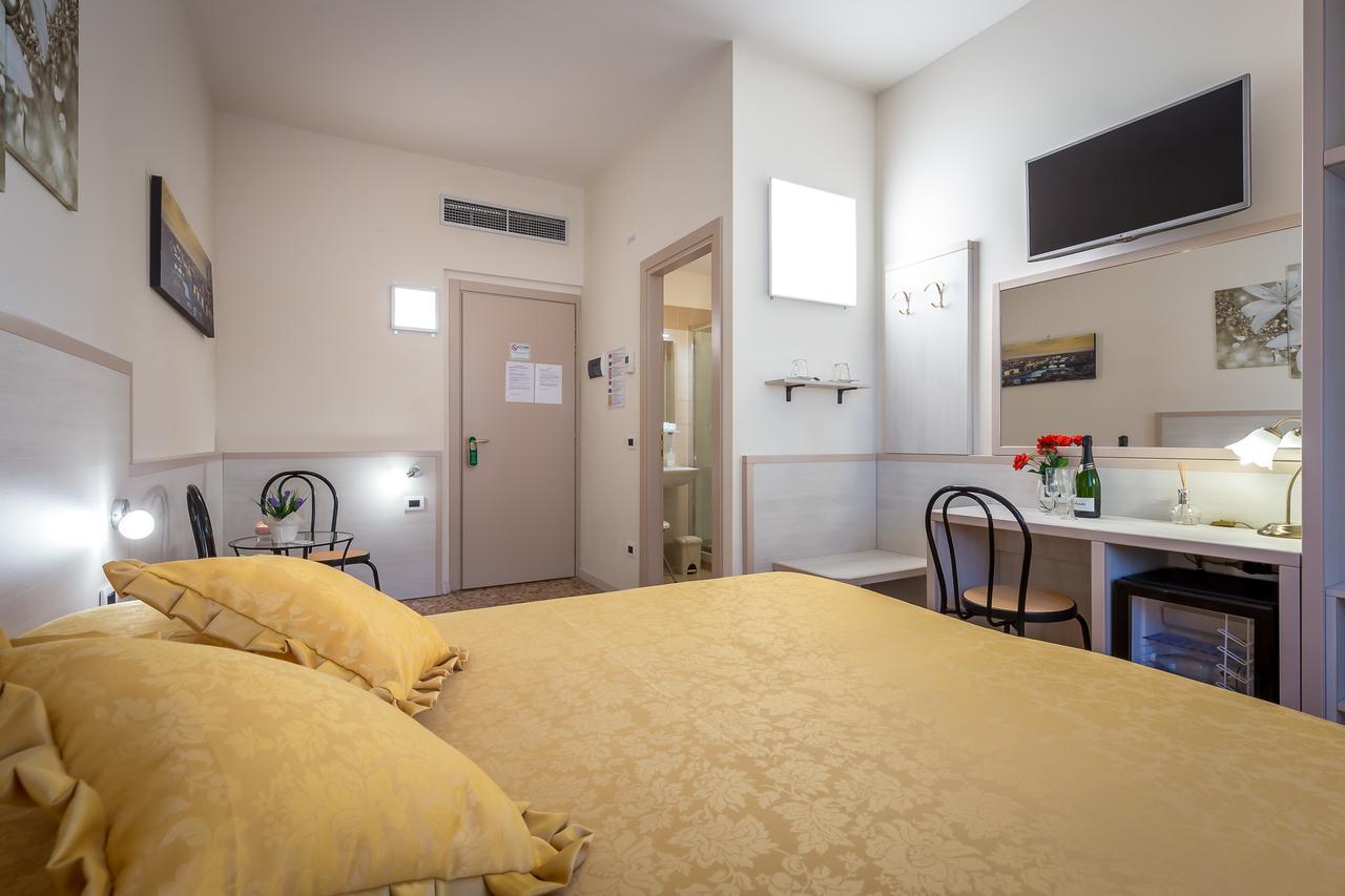 Bed & Breakfast Dolce Luna&parcheggio Privato Firenze