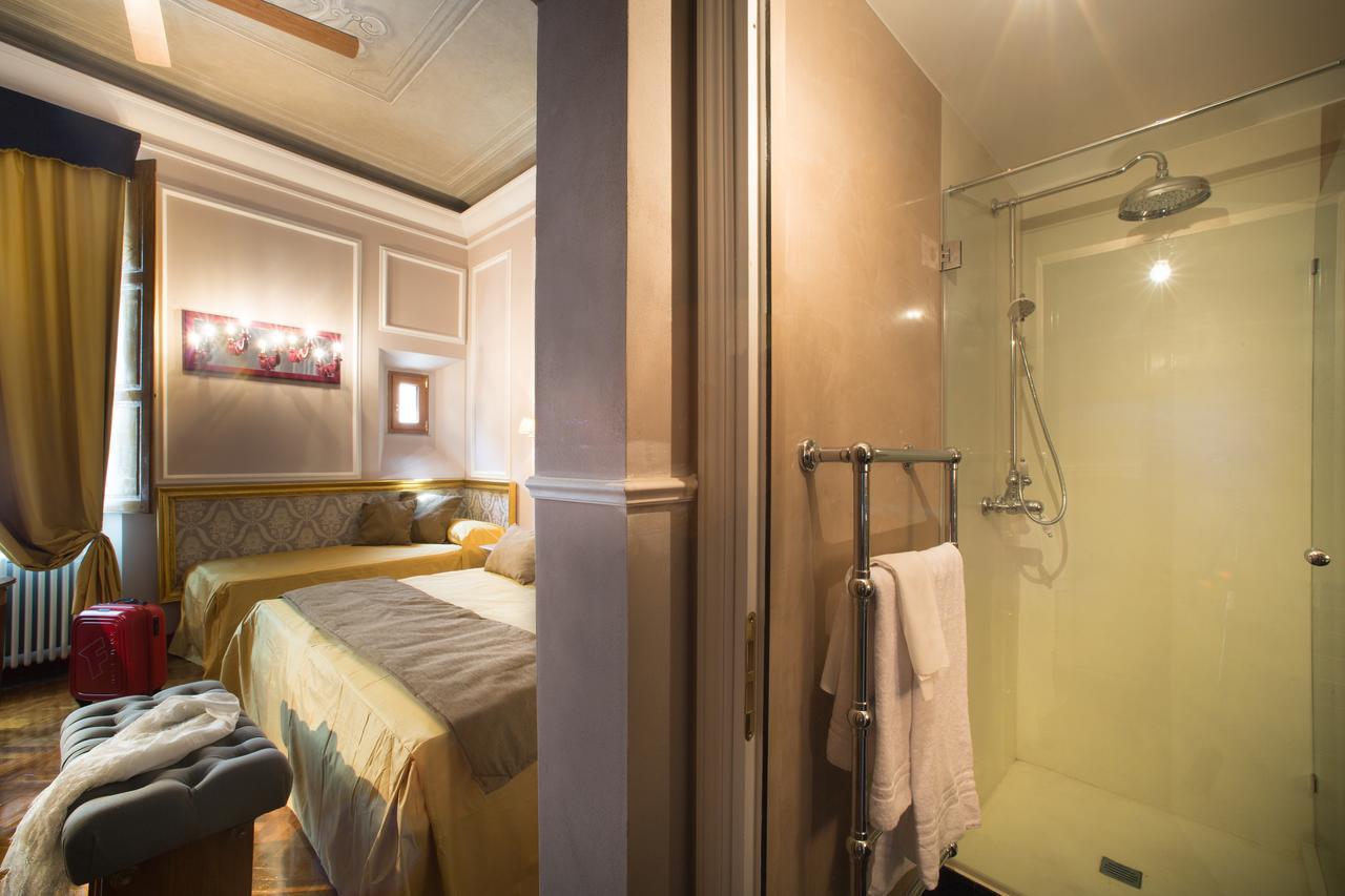 Boutique Torre De' Conti Bed & Breakfast
