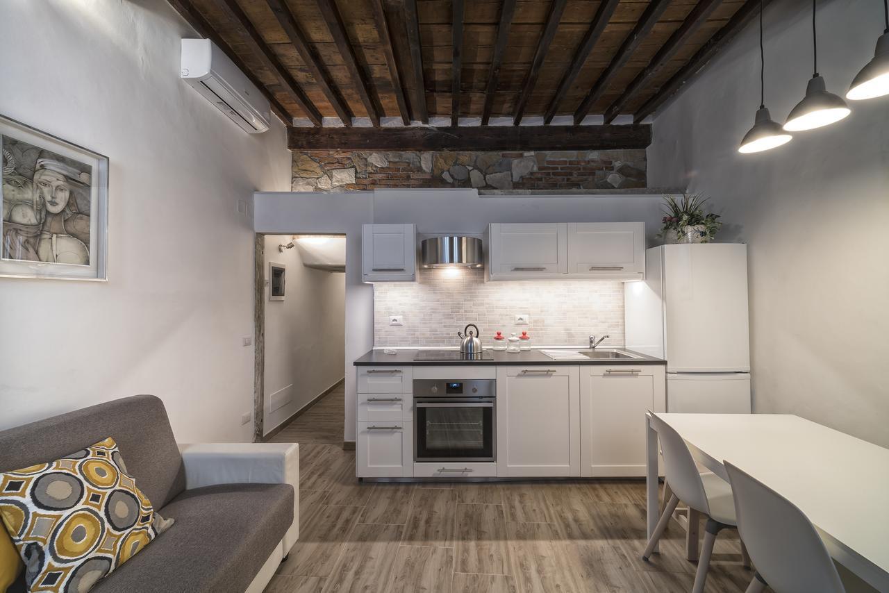 I Historisk Centrum På 60 M². Soveværelser: 1. Private Badeværelser: 2. * Firenze