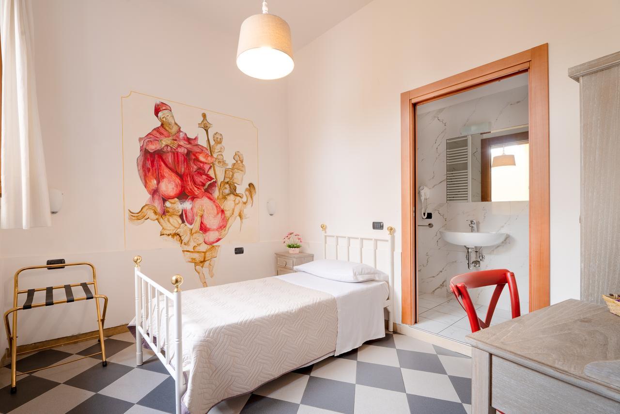 Archi Rossi Hostel Florence
