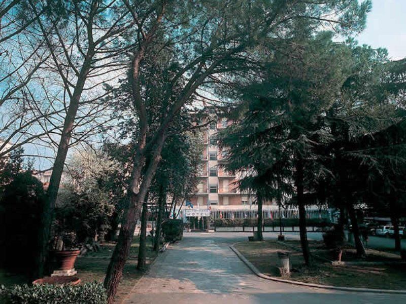 Auto Park Hotell 3*