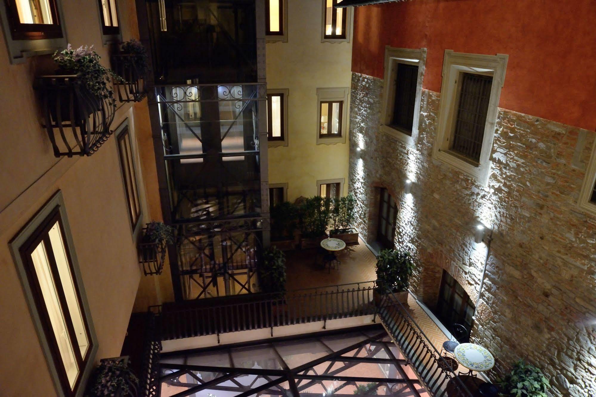 Hotel Alba Palace 3*