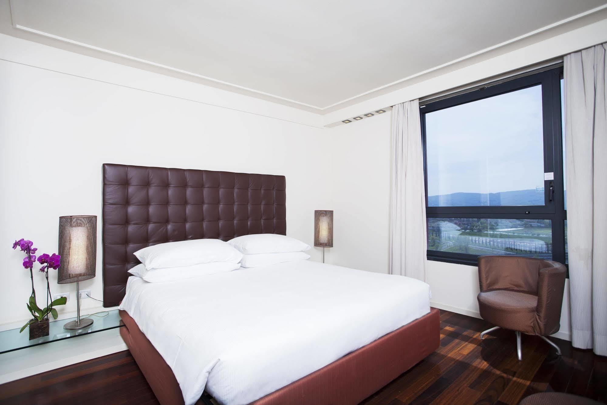 Doubletree By Hilton Metropole 4*