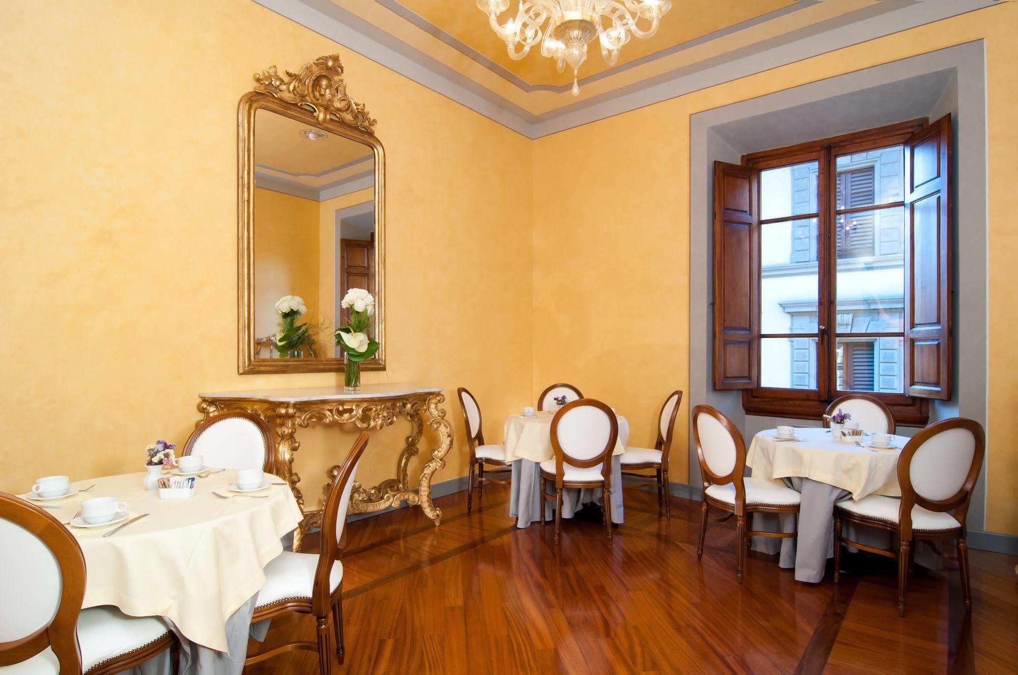 Hotel Pierre 4*