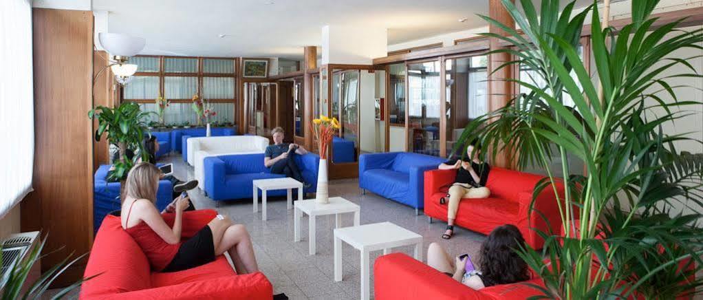 Auto Park Hotell 3*