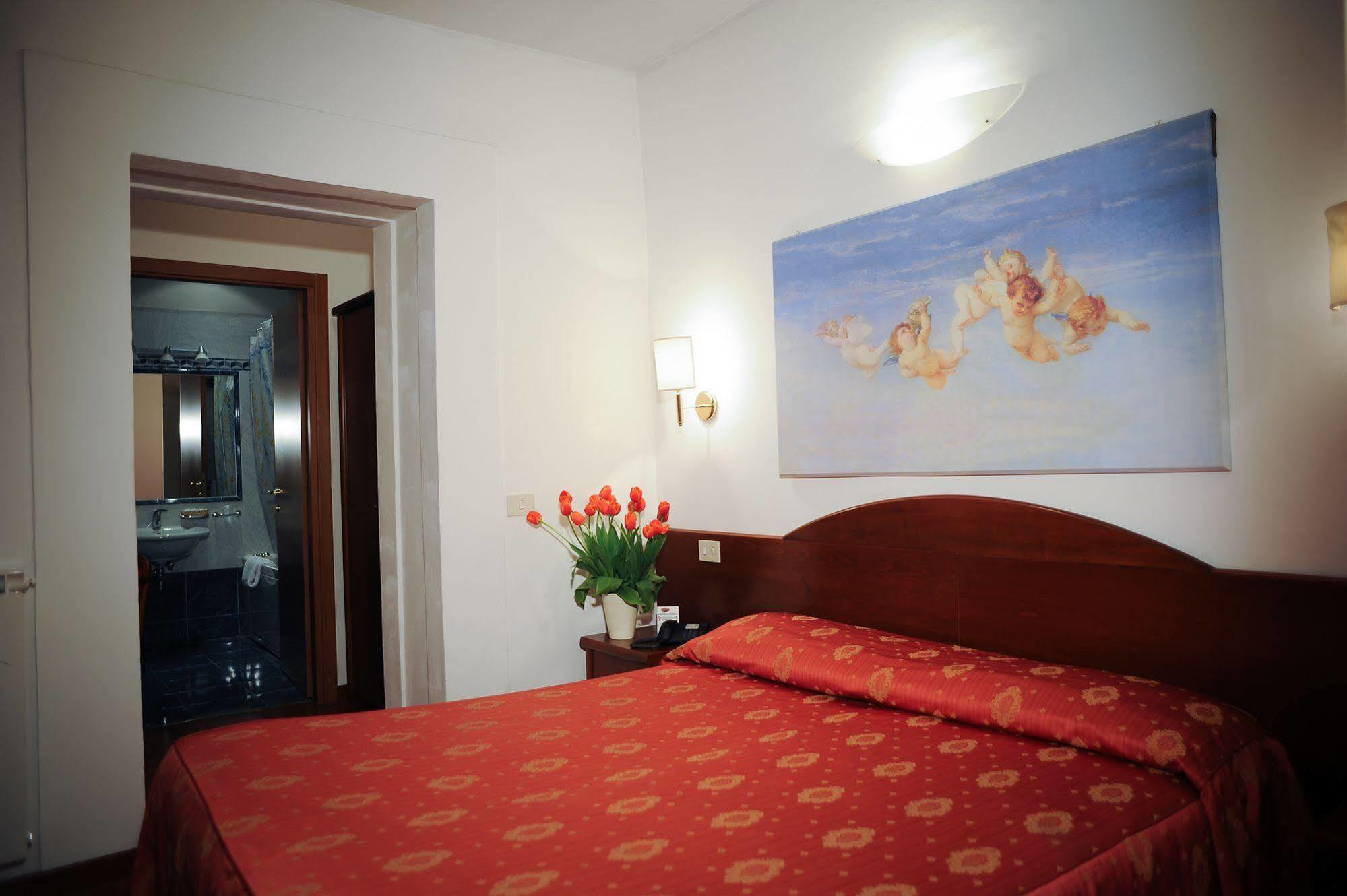 Hotel Accademia 3*