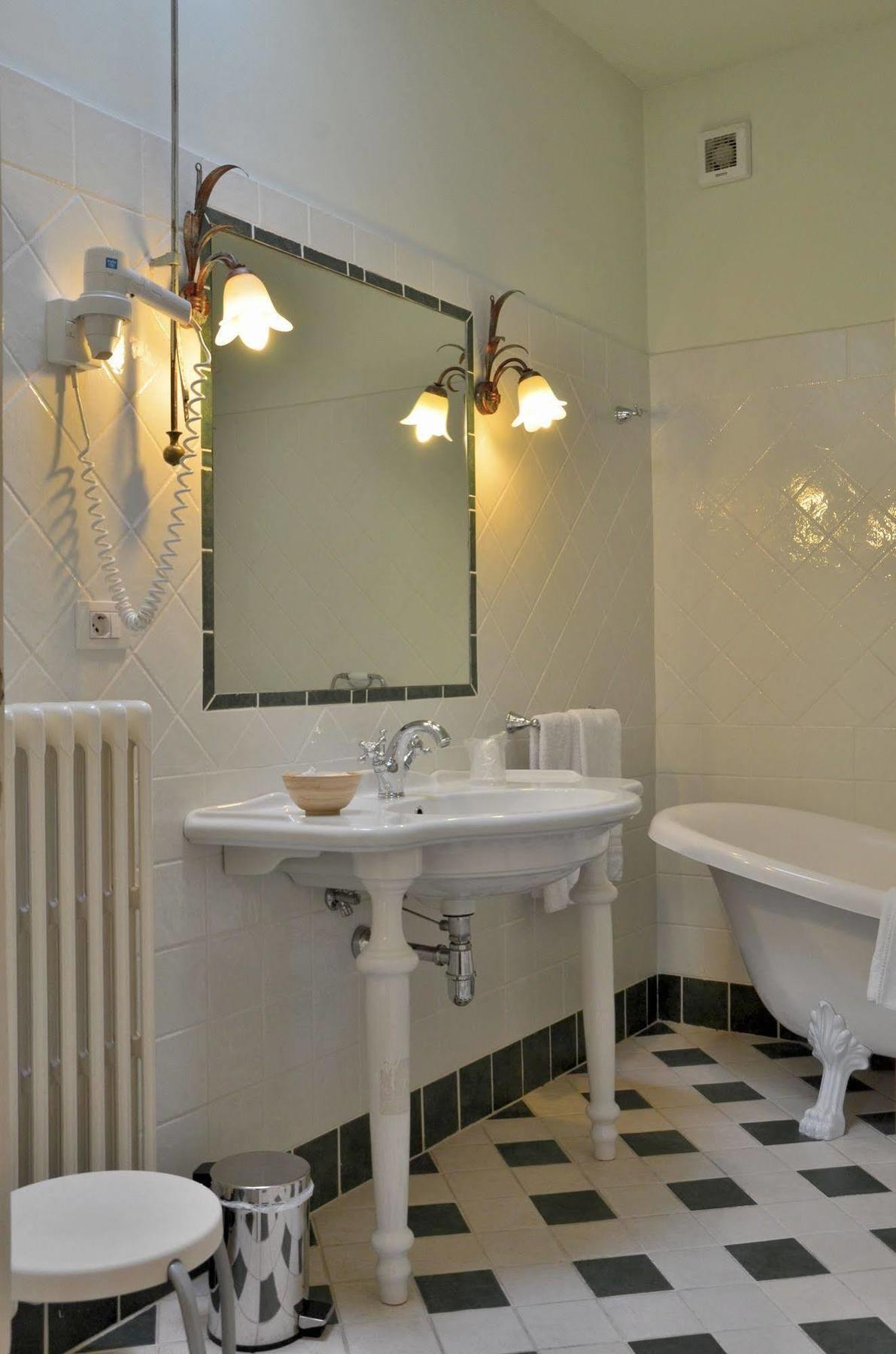 Michelangiolo Aparthotel 3*