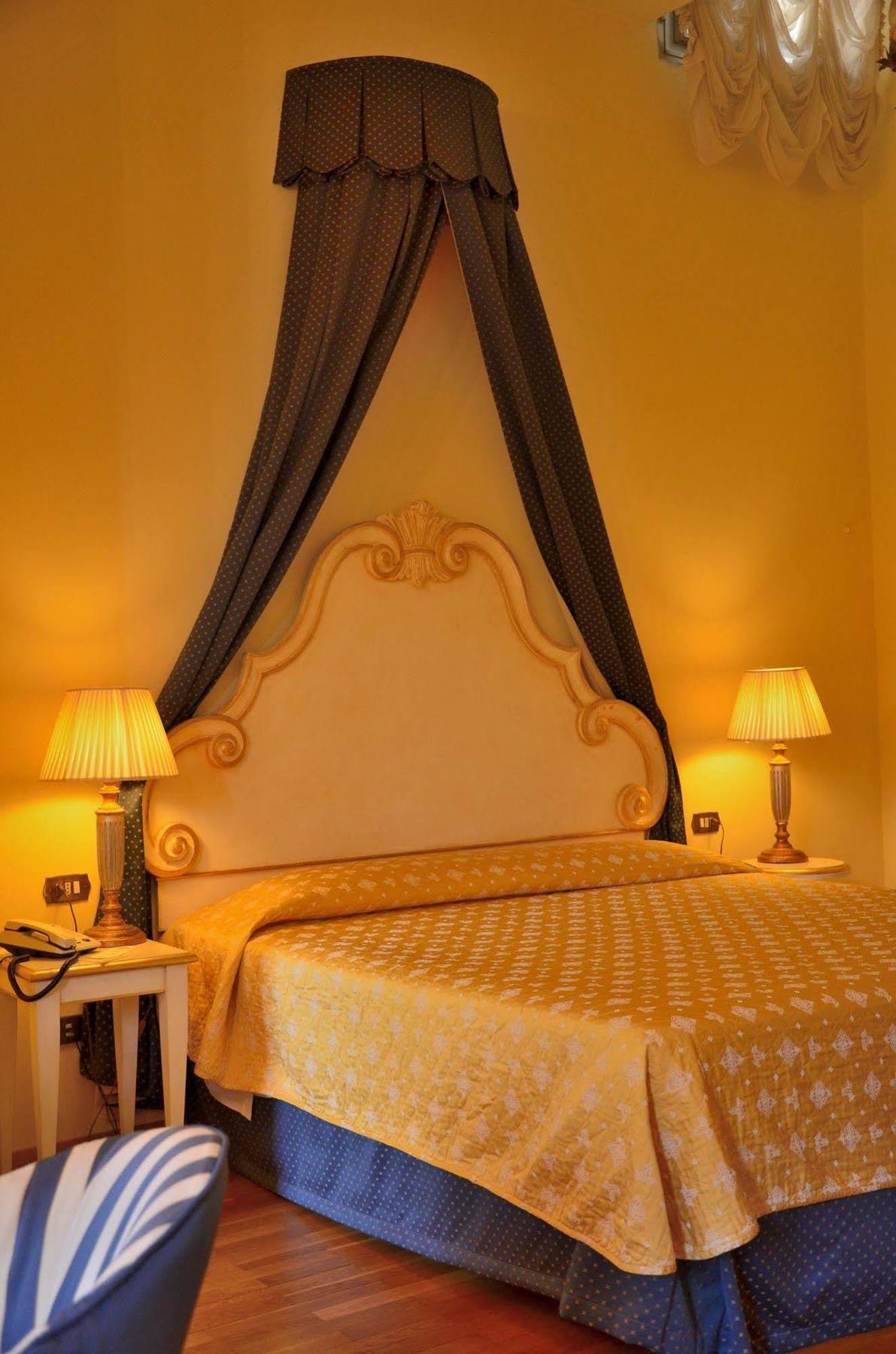 Michelangiolo Aparthotel