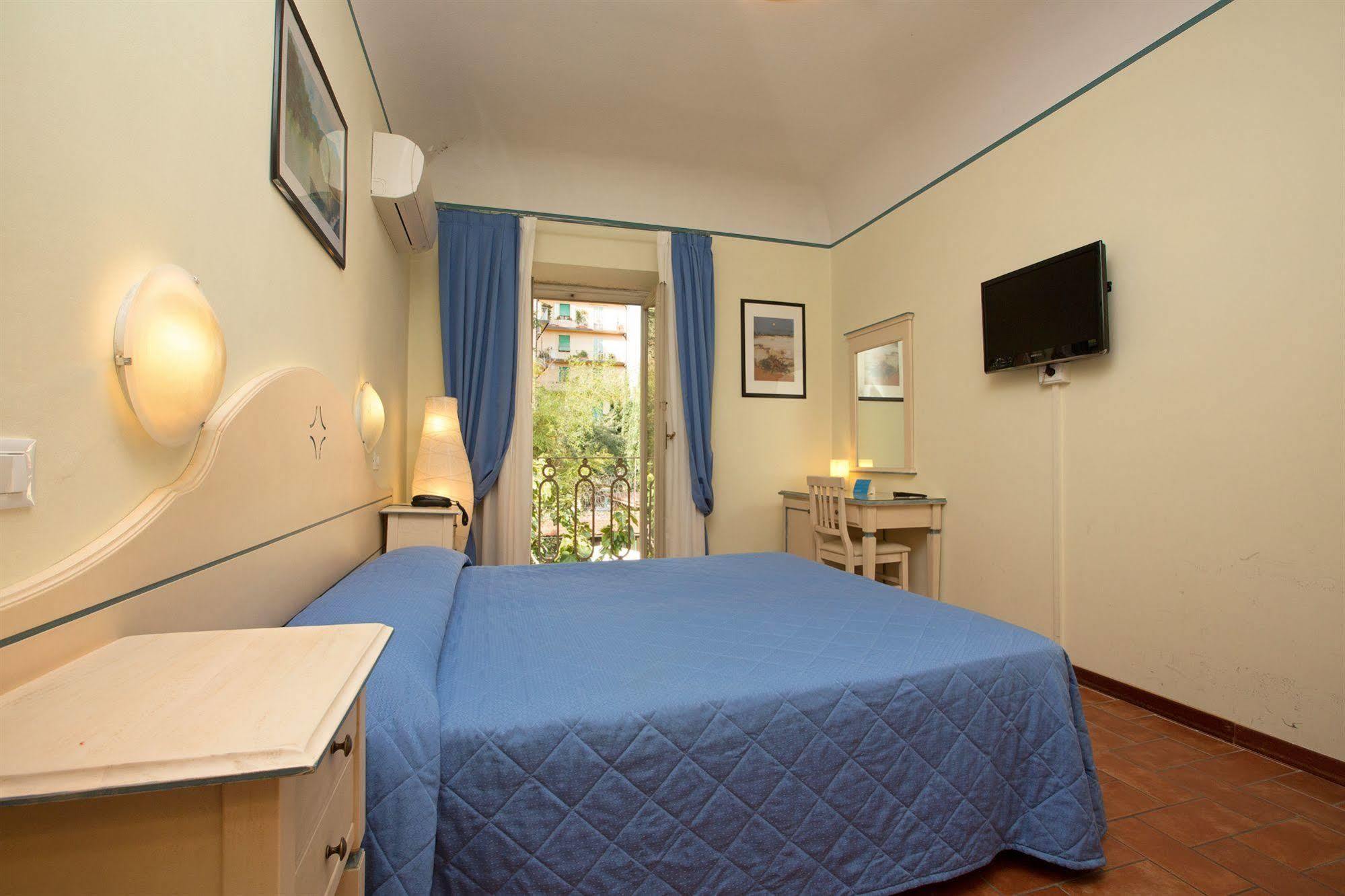 Hotell Crocini 3*