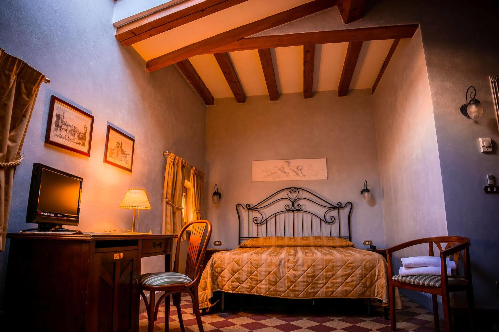 Della Robbia Hotel
