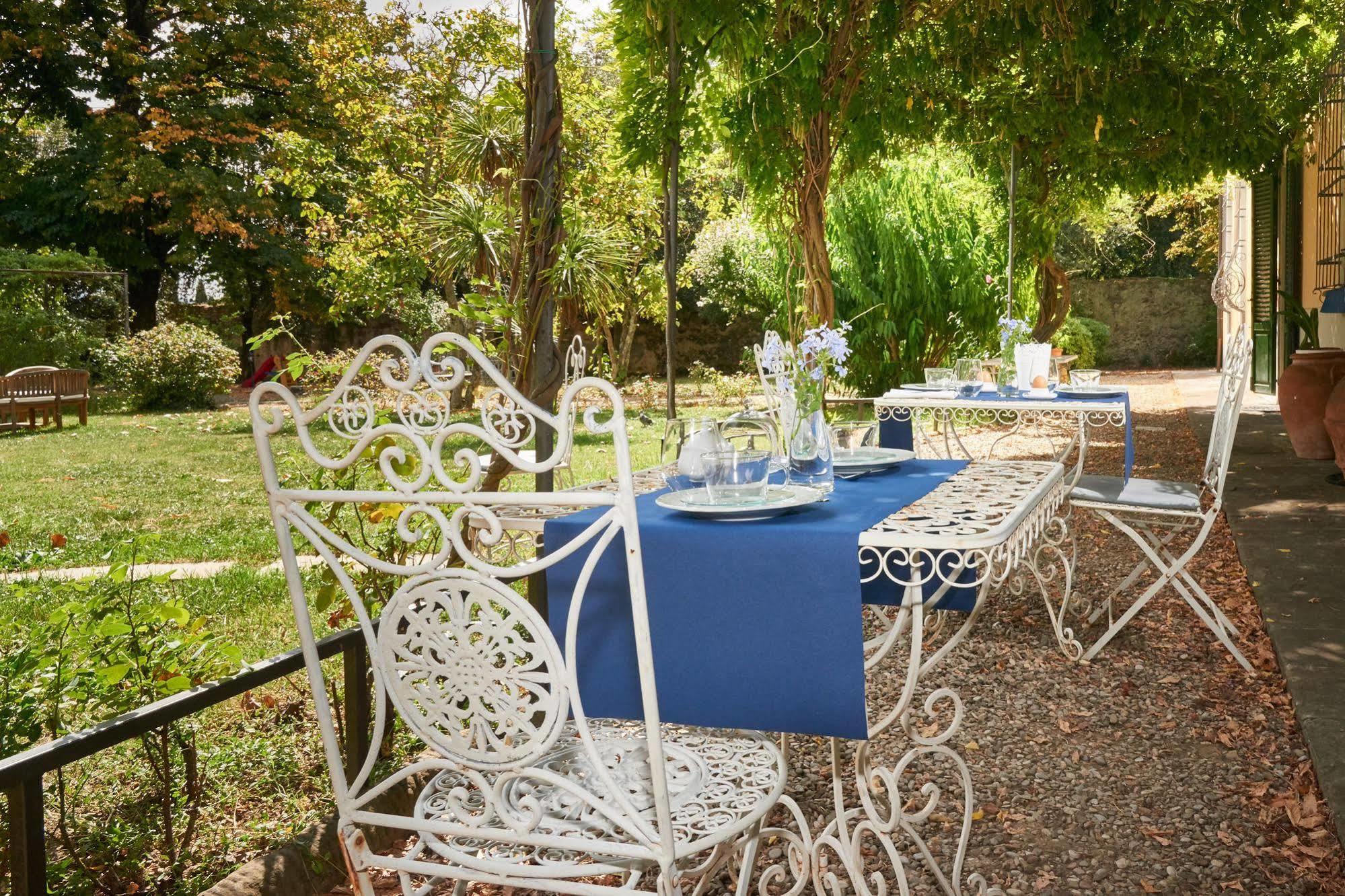 Ape Rosa Relais Couette-café