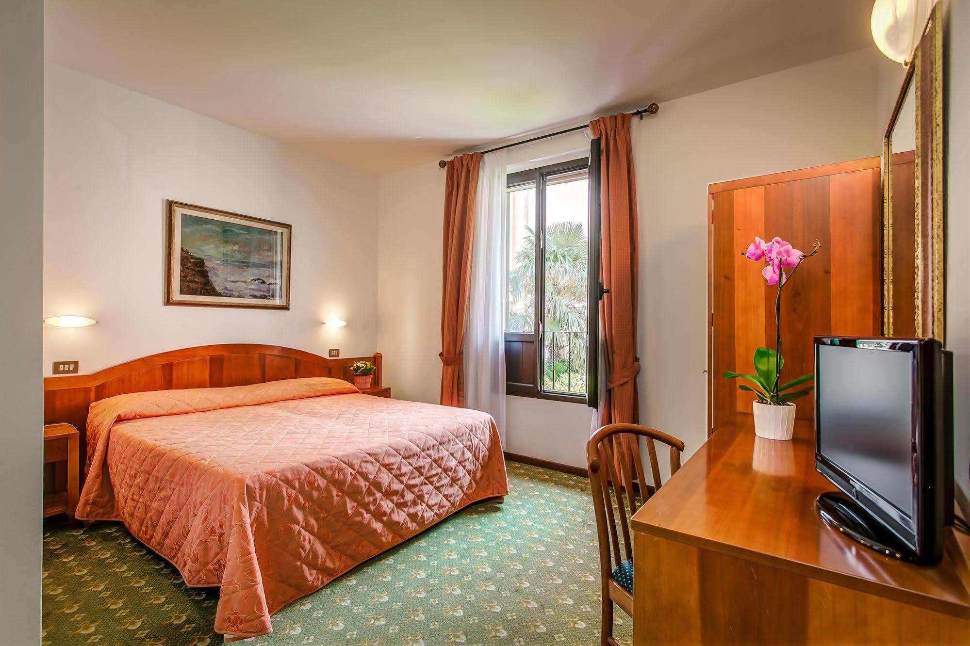 Arno Bellariva Hotel 2*