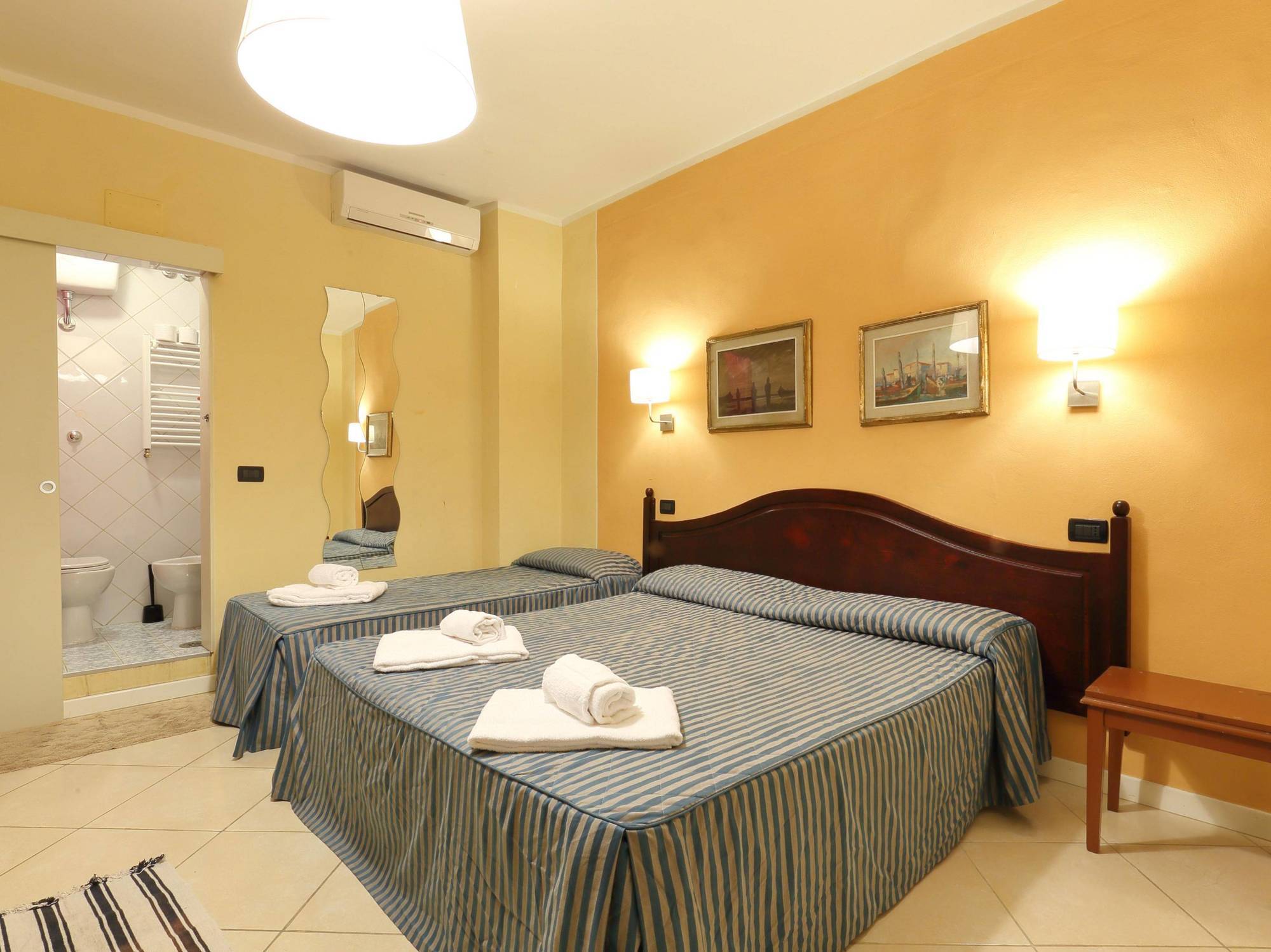 Veneto Con Accesso Ztl 3* Florence