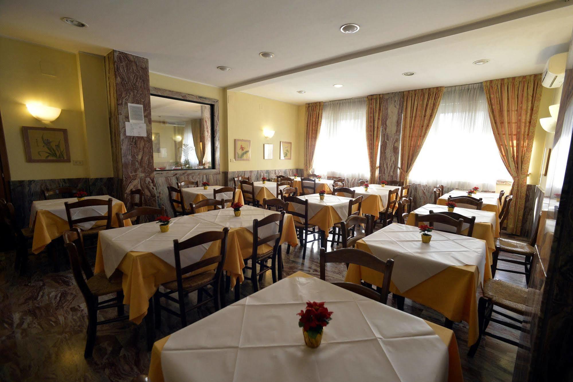 Corolle Hotel 3*