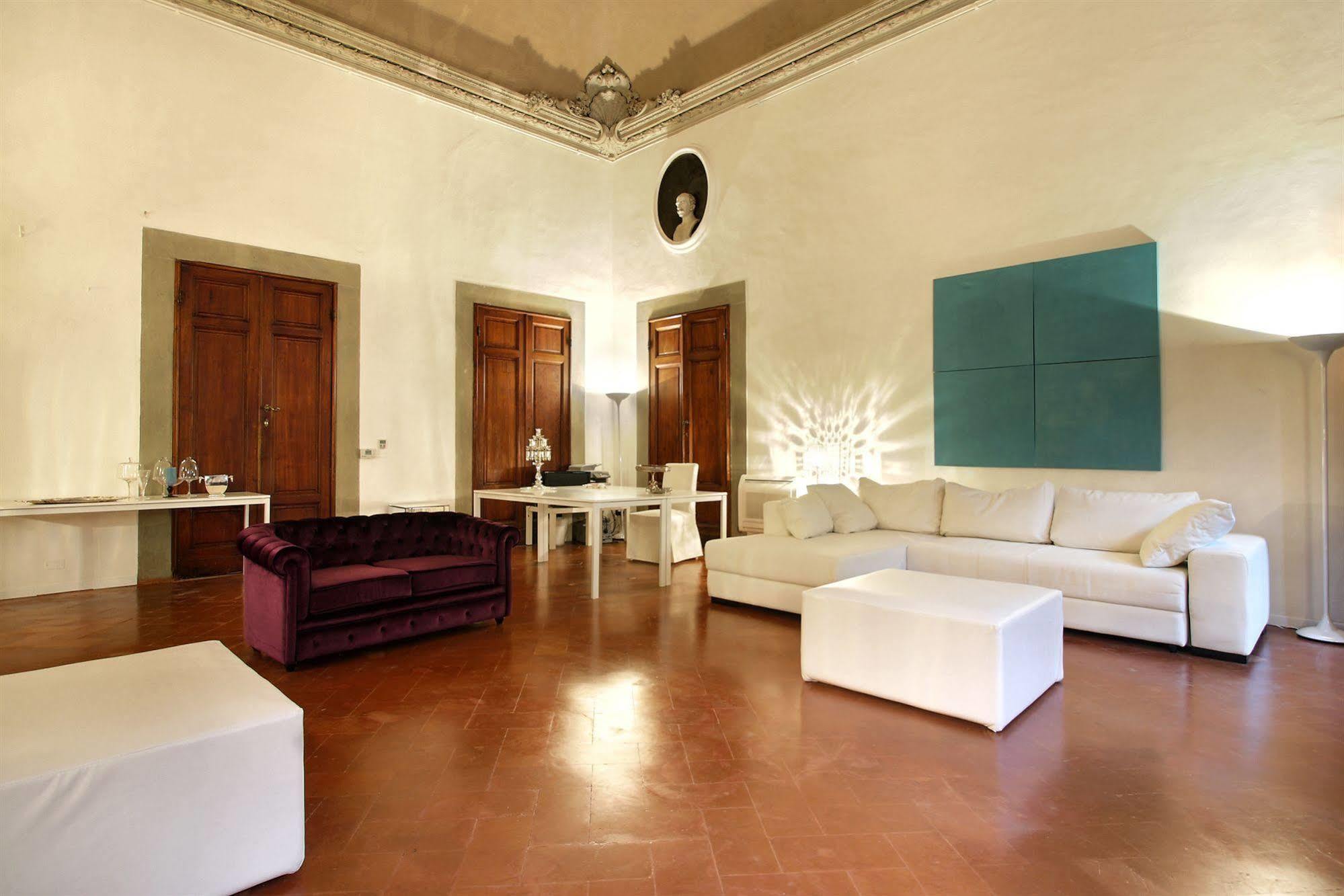 Couette-café Palazzo Tolomei - Residenza D'epoca 3*