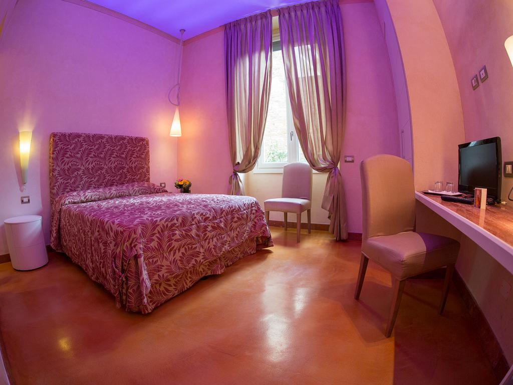 Aurora Hotel 3*