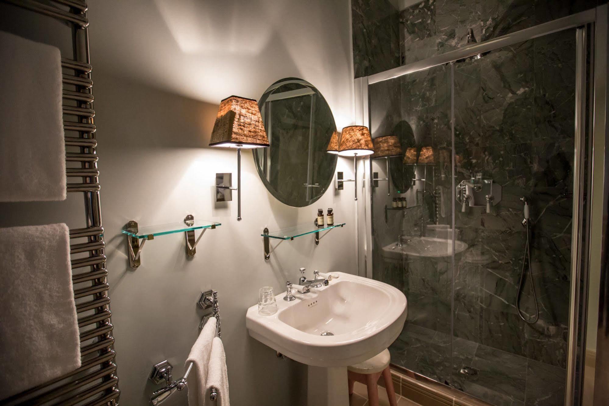 Bed & Breakfast Adastra 3*