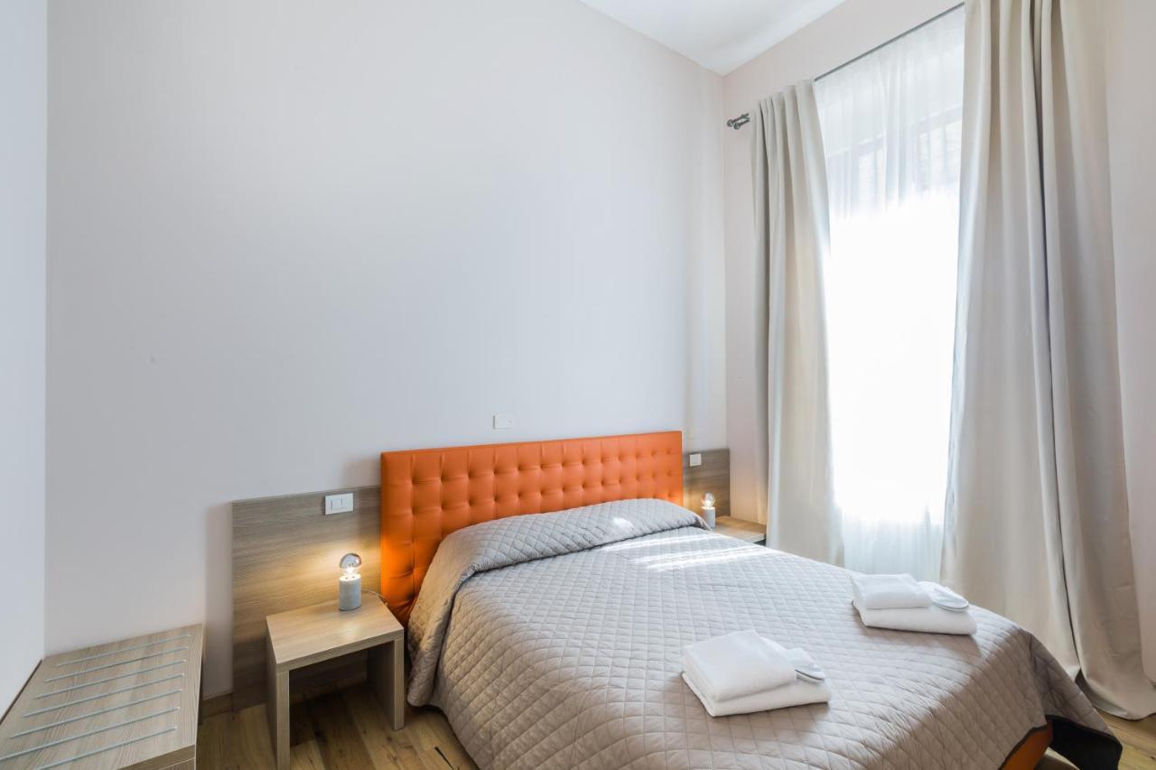 Vrooms All'angolo Del Duomo Bed & Breakfast Florence