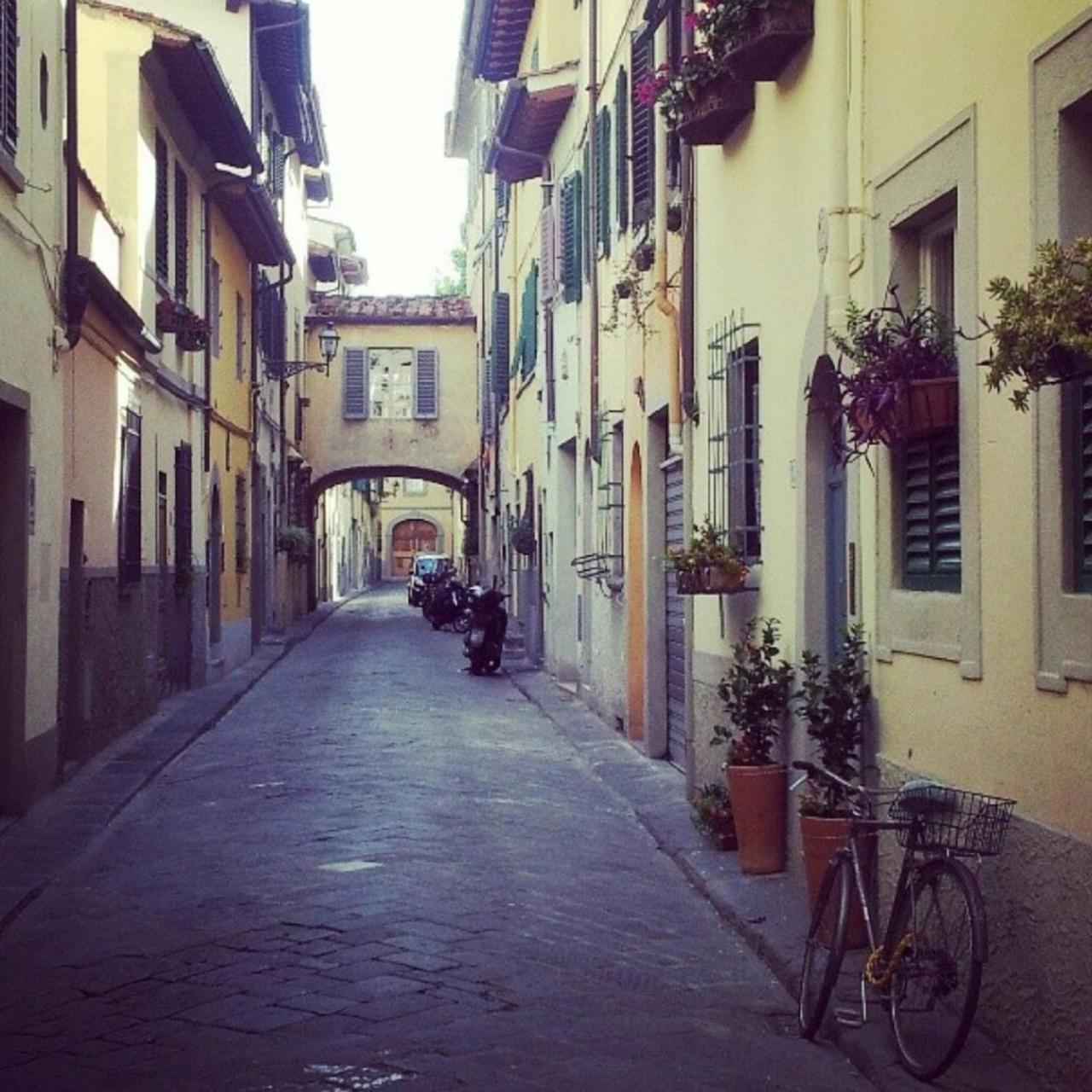 Piazza Del Carmine, Flo Florença