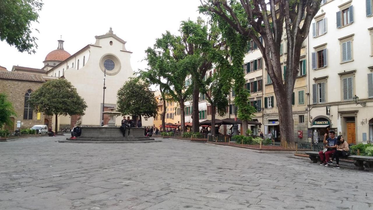 Piazza Del Carmine, Flo Florença