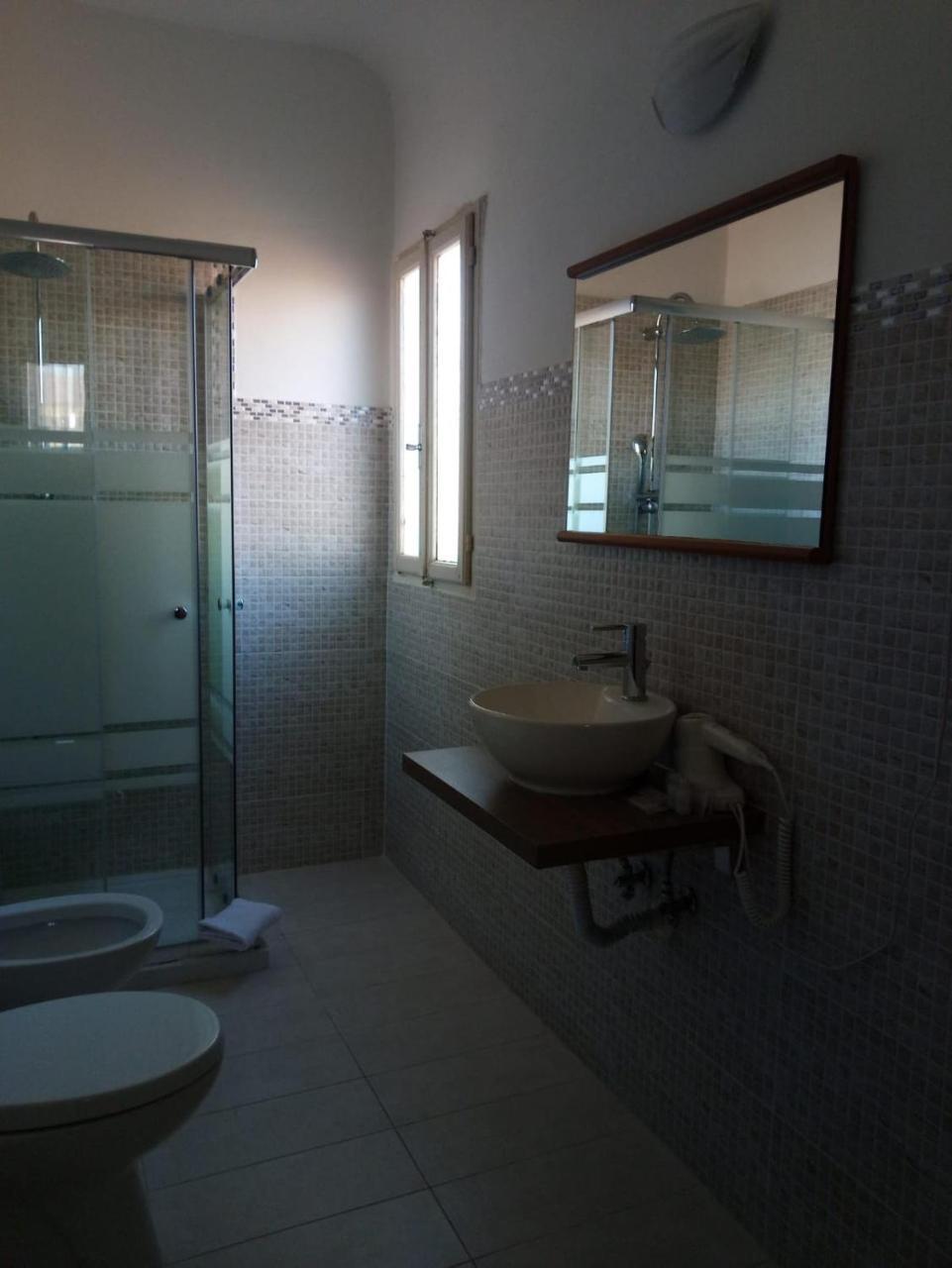 Hhb Hotel